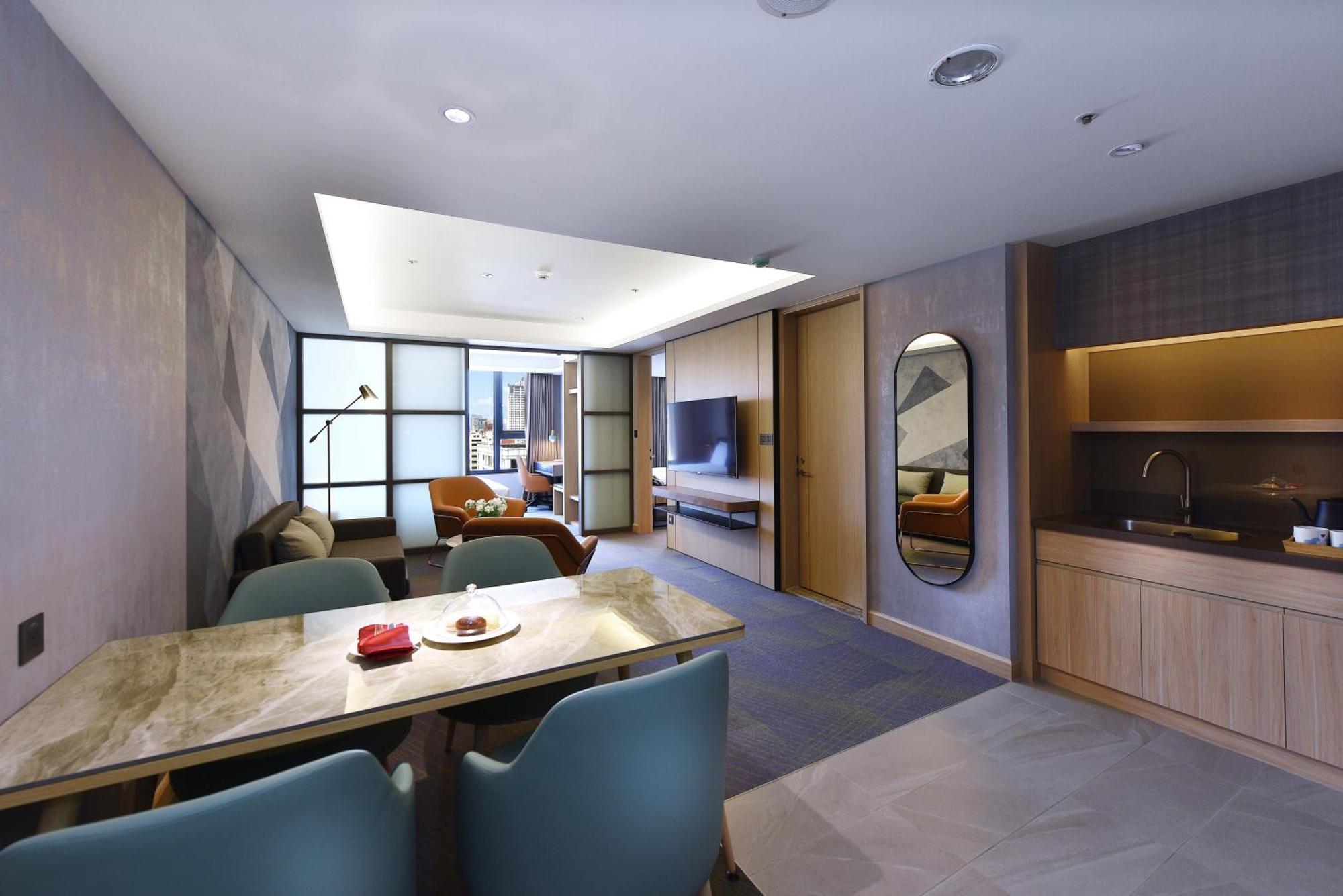 Fullon Poshtel - Kaohsiung Hotel Luaran gambar